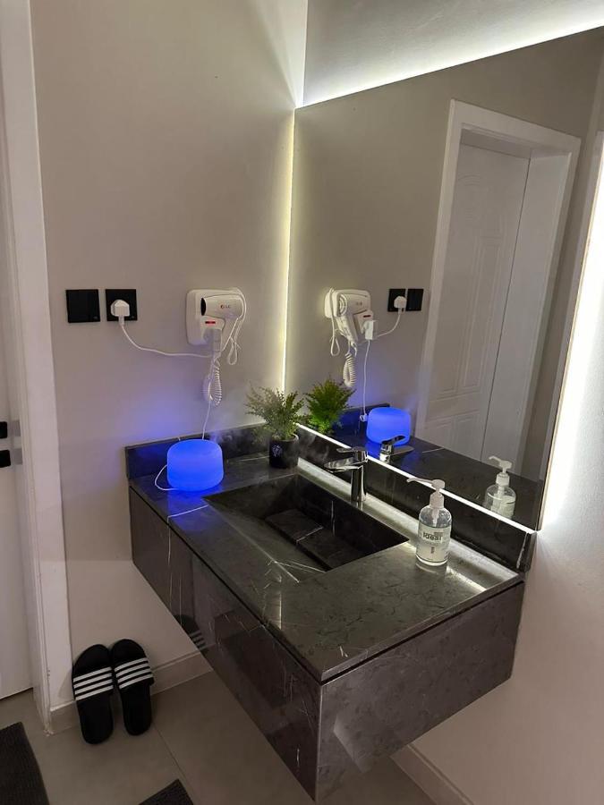 خاصة بتصميم فندقي ووصول ذاتي Apartment *